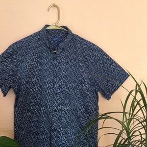 Zara. Medium. Short Sleeve. Button Down.